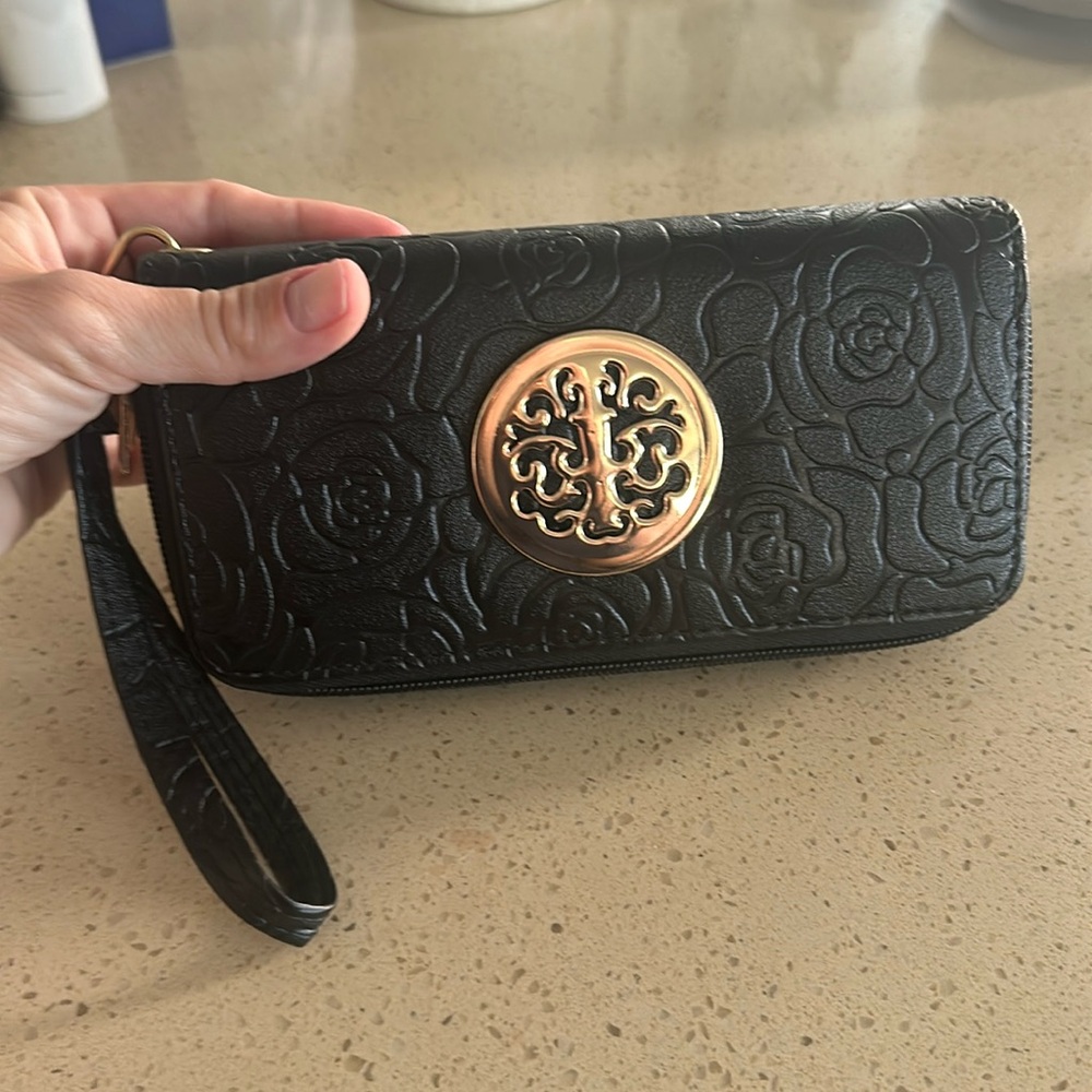 Black wallet/ pochette/ wristlet